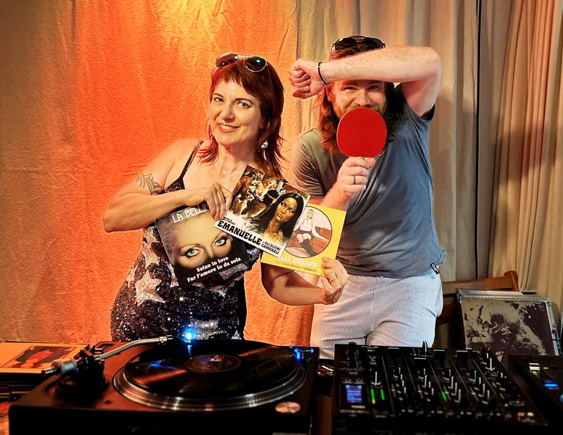 Merlin Klinke Café Sessions w/ Mondo Sangue